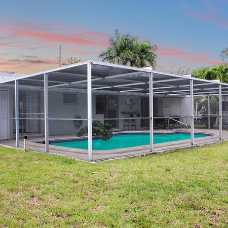 Modern Waterfront Home On Canal With Pool Fort Lauderdale Exterior photo