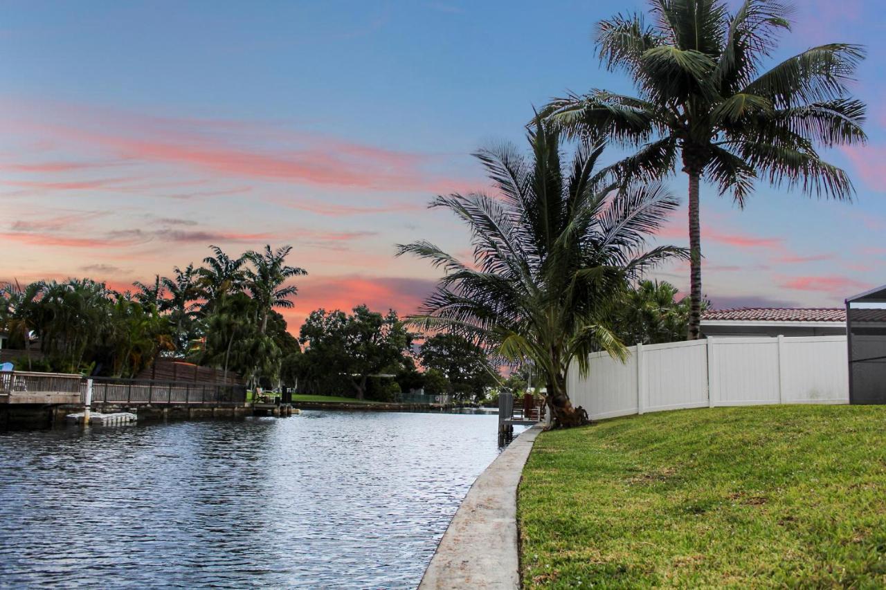 Modern Waterfront Home On Canal With Pool Fort Lauderdale Exterior photo