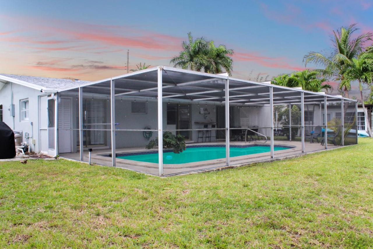 Modern Waterfront Home On Canal With Pool Fort Lauderdale Exterior photo